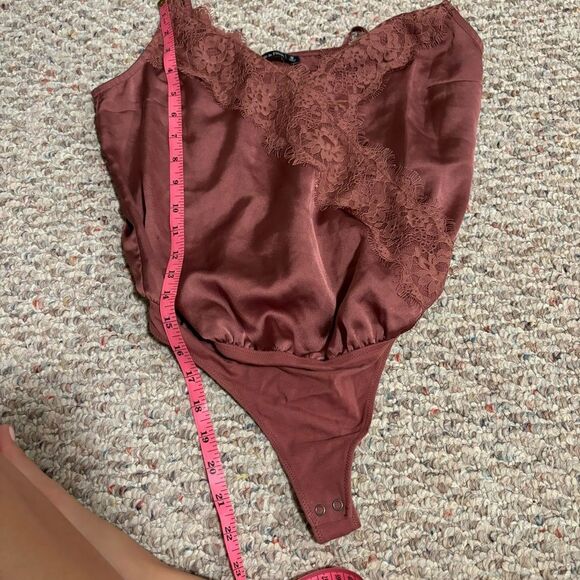 Abercrombie & Fitch Mauve Lace Bodysuit - Picture 11 of 11